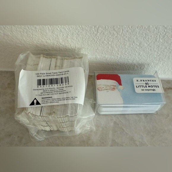 E. Frances Santa Little Notes Place Cards with Bonus Gold Foil Dots Tent Cards - Picture 5 of 6